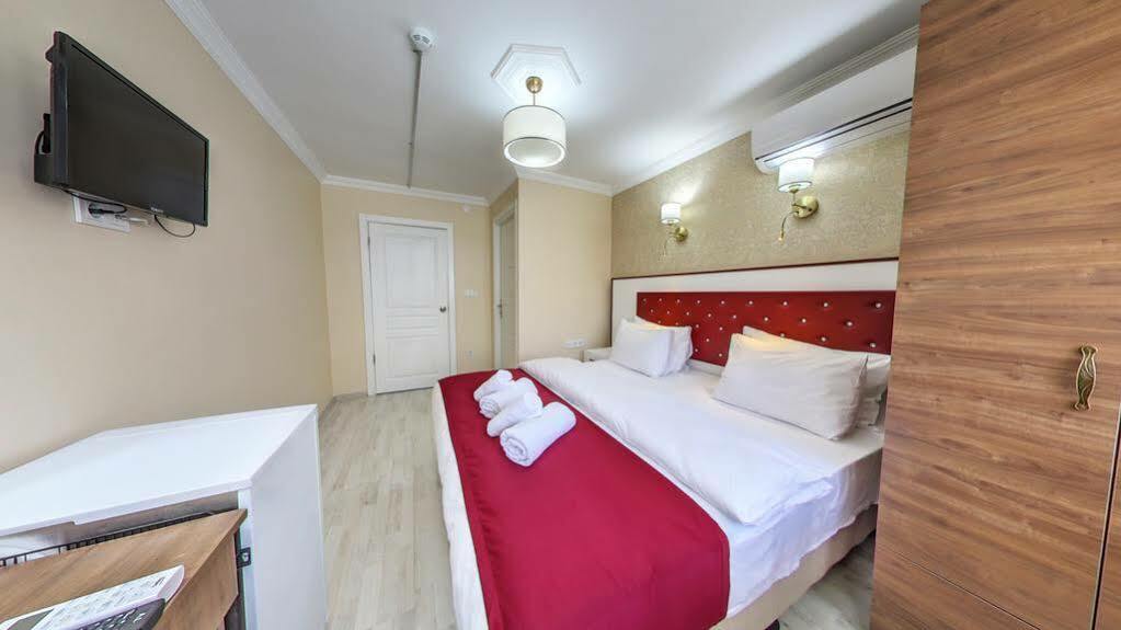 Cihangir Palace 4*